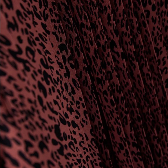 Zara pleated skirt - Picture 8 of 13